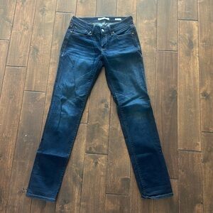 Mavi
Emma
Slim boyfriend 
Dark wash 
Size 26